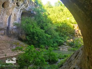 Пещера Божи Мост