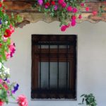 Цветен прозорец на Клисурски Манастир